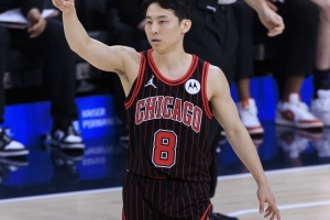 469931