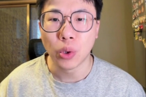 1042551