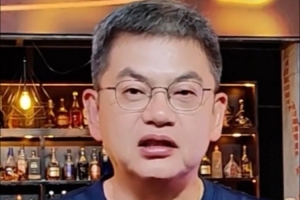 433762