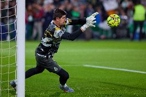 313982