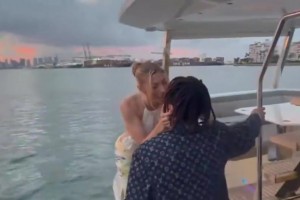 逝者安息灰熊克拉克此前甜蜜求婚，可惜了！很恩愛的一對(duì)